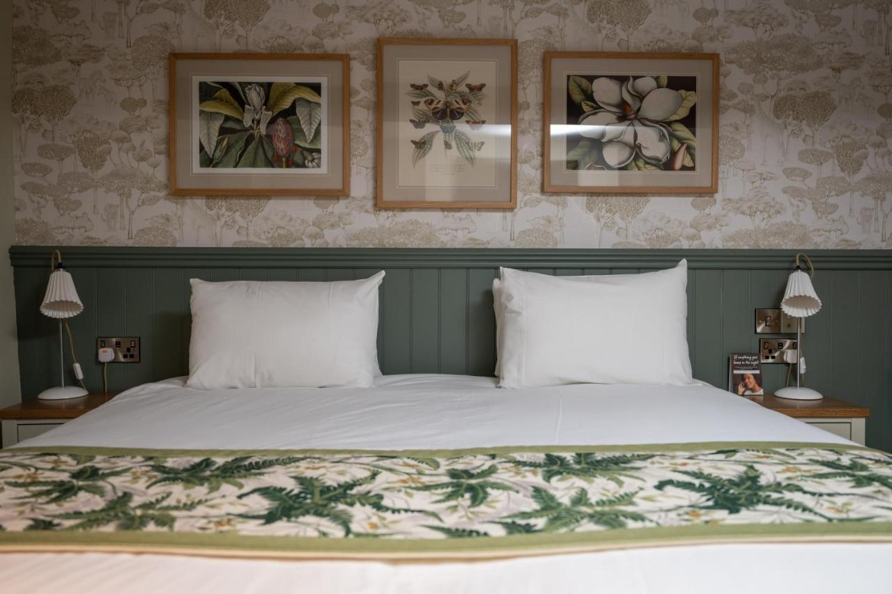 Rockingham Arms By Greene King Inns Wentworth  Extérieur photo