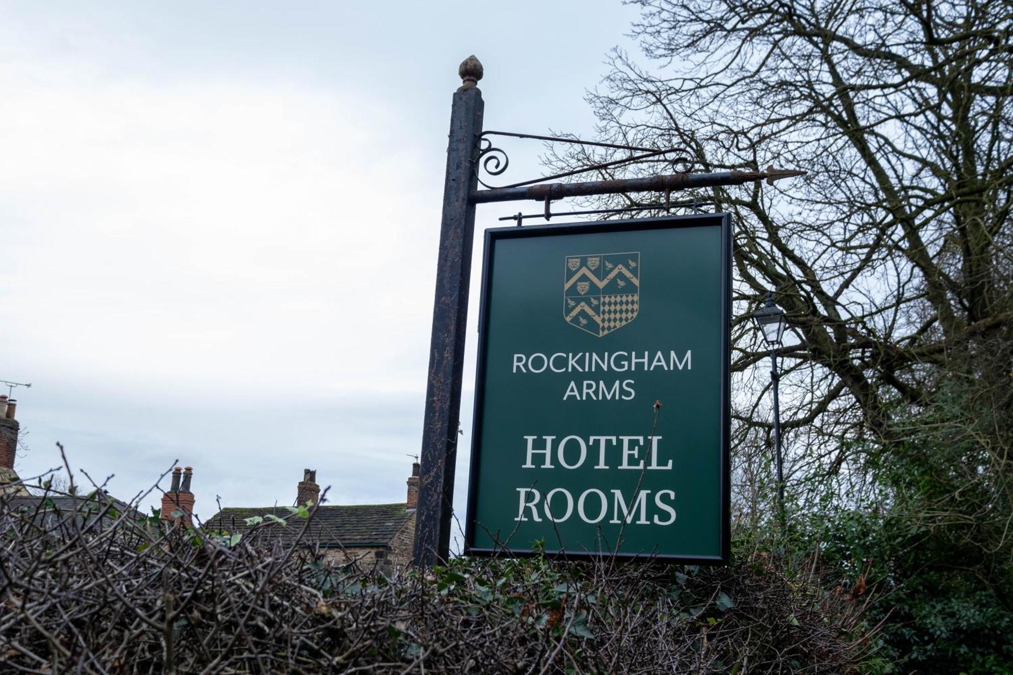Rockingham Arms By Greene King Inns Wentworth  Extérieur photo