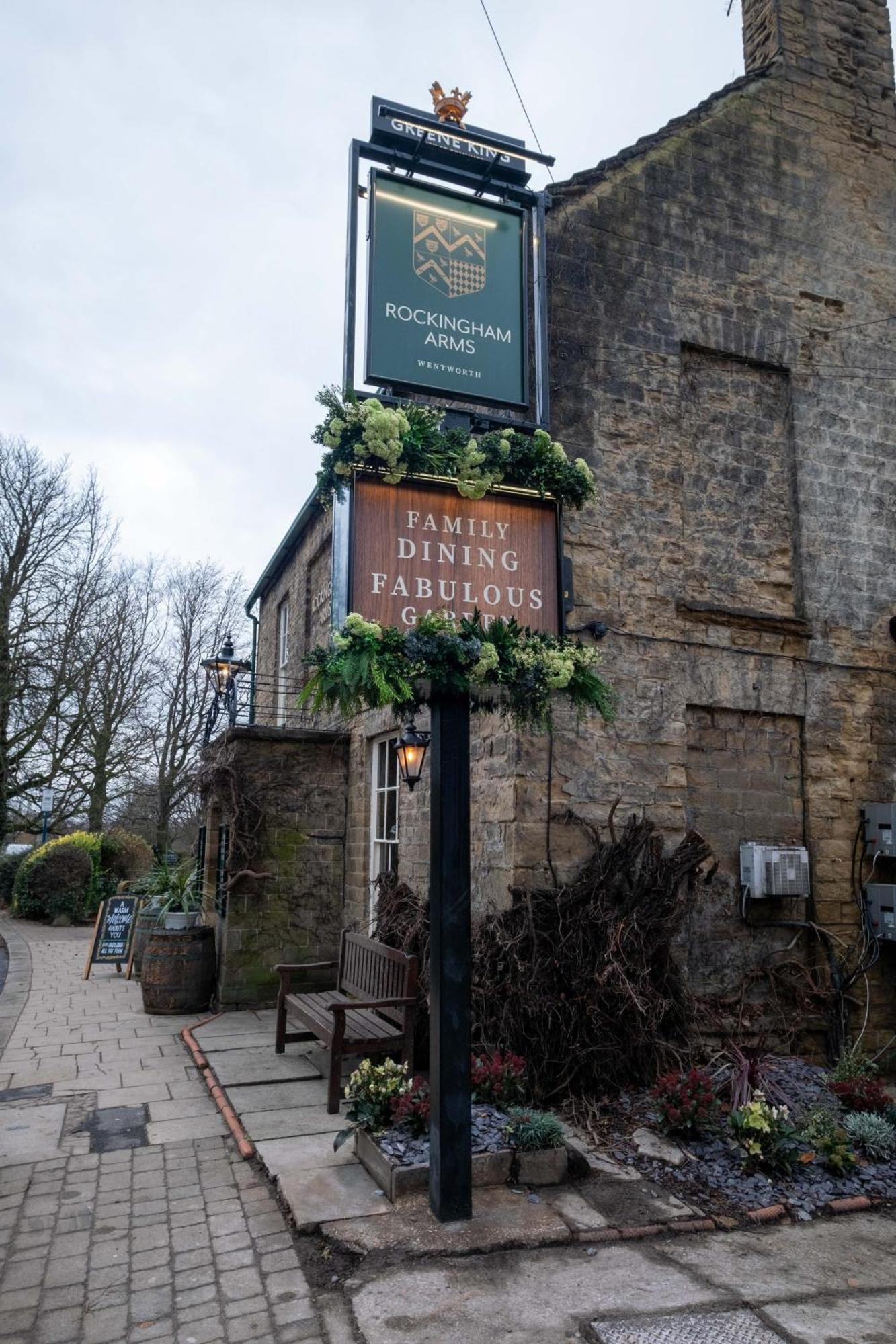 Rockingham Arms By Greene King Inns Wentworth  Extérieur photo