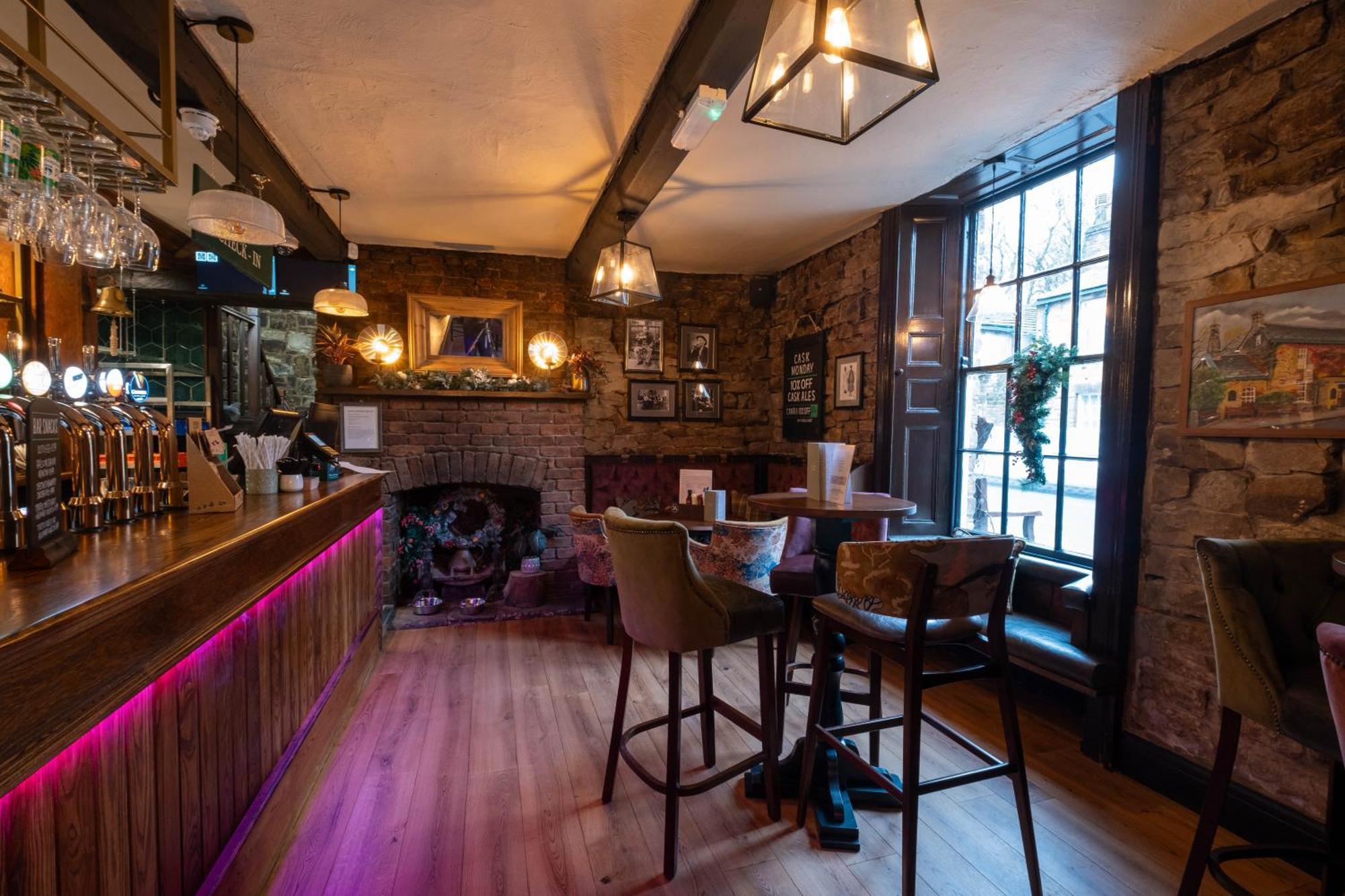 Rockingham Arms By Greene King Inns Wentworth  Extérieur photo