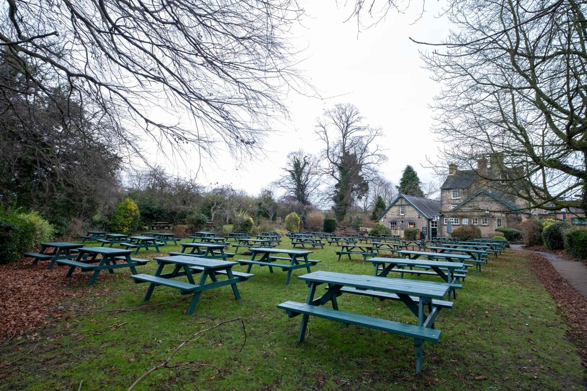 Rockingham Arms By Greene King Inns Wentworth  Extérieur photo