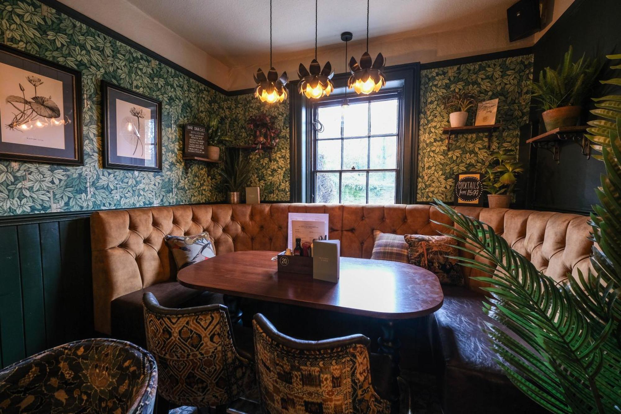 Rockingham Arms By Greene King Inns Wentworth  Extérieur photo