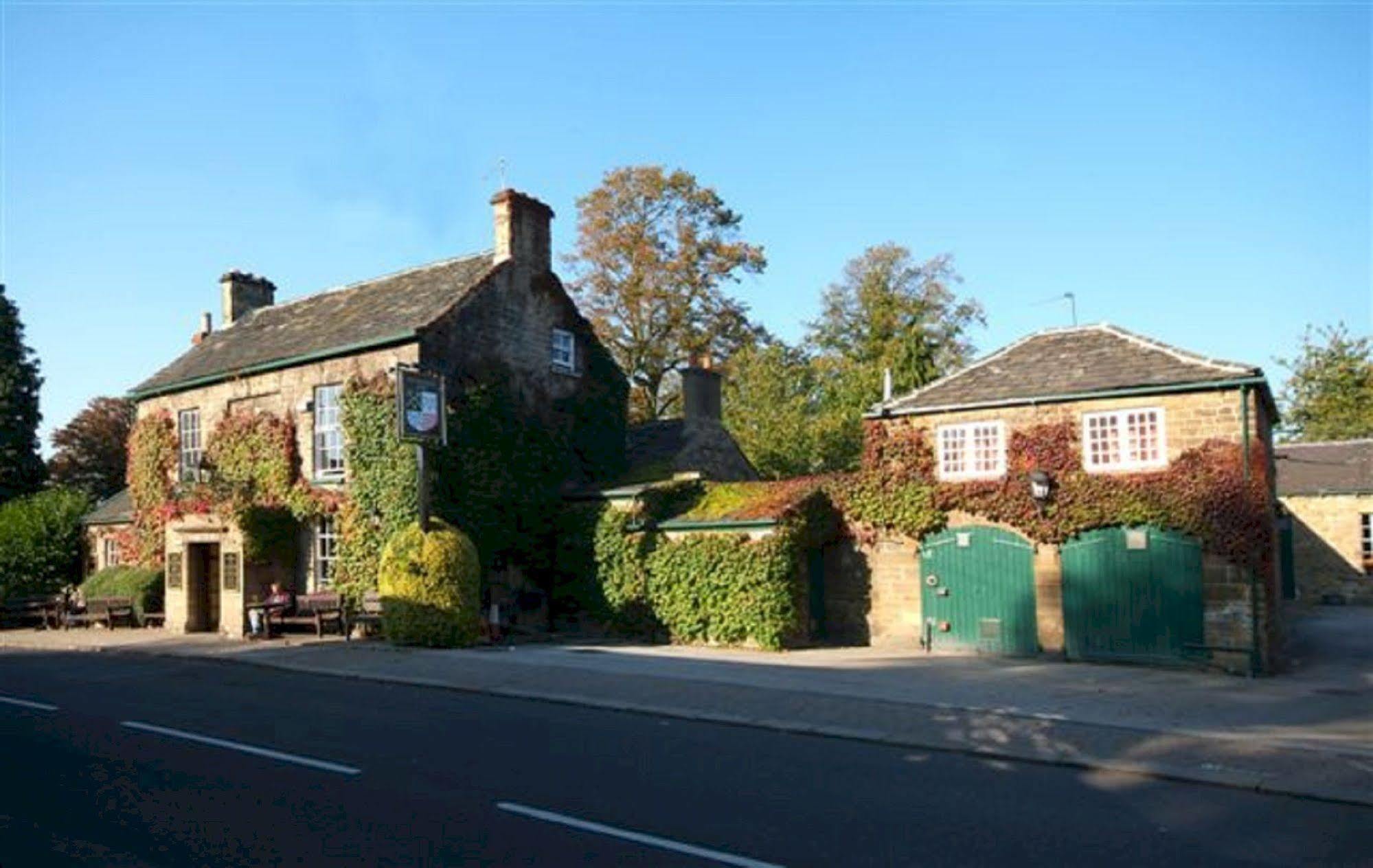 Rockingham Arms By Greene King Inns Wentworth  Extérieur photo